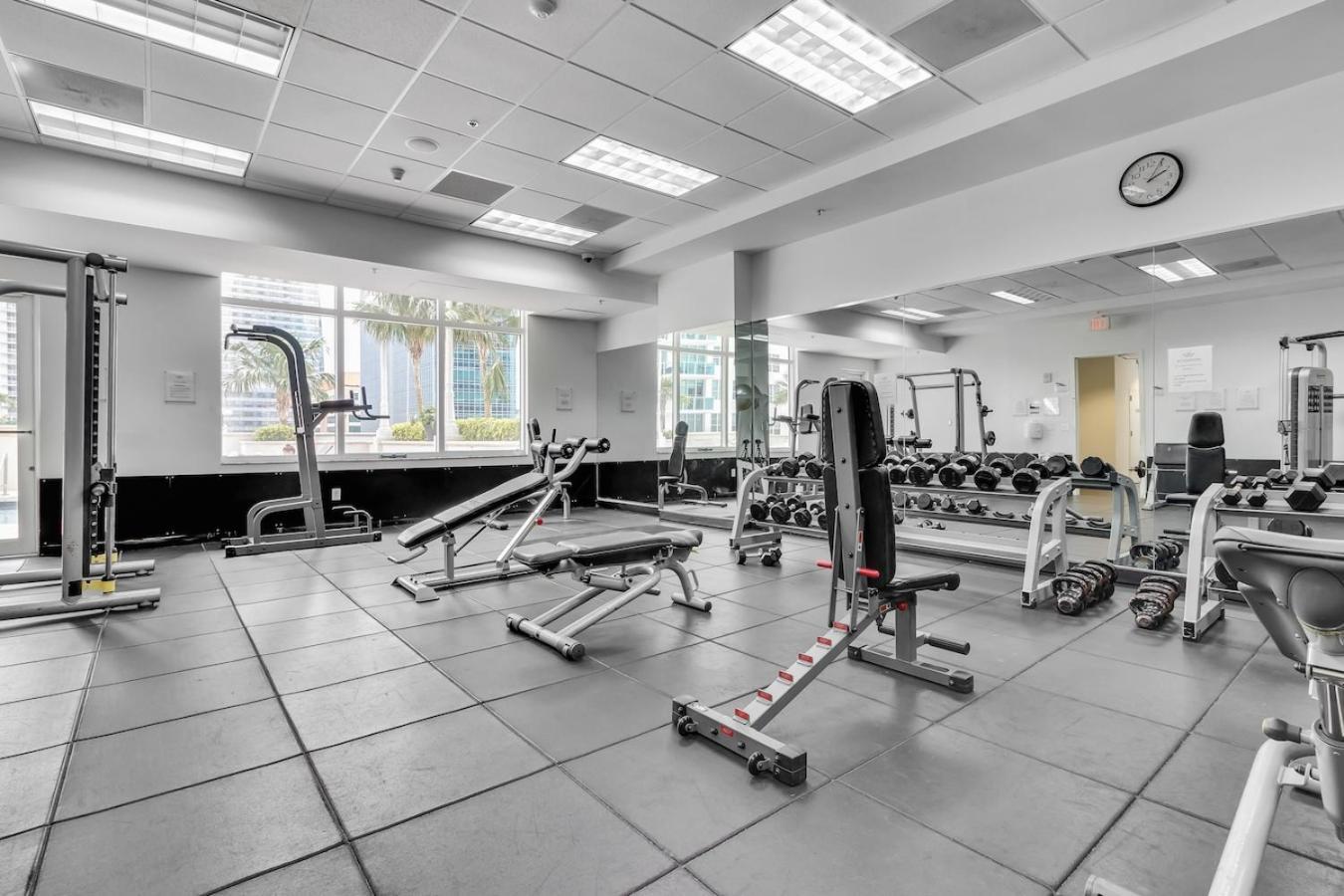 Brickell Key Gem: Stylish 1-bed W/ Free Parking Apartment Miami
