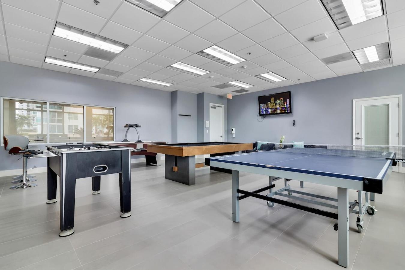 Brickell Key Gem: Stylish 1-bed W/ Free Parking *