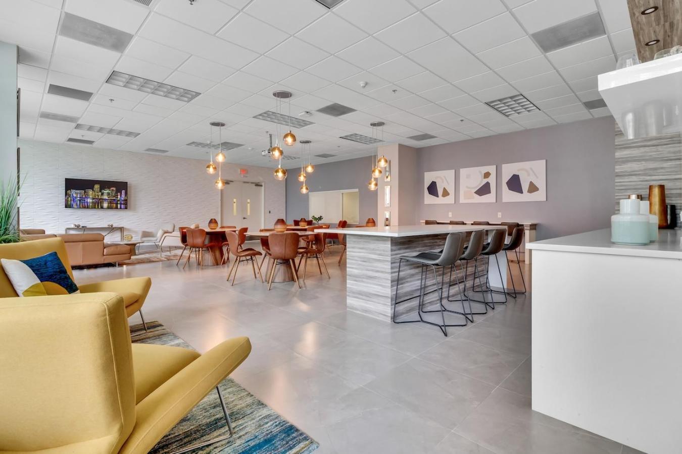 Brickell Key Gem: Stylish 1-bed W/ Free Parking