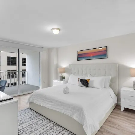 Ferienwohnung Brickell Key Gem: Stylish 1-Bed W/ Free Parking Miami Exterior foto