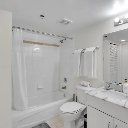 Ferienwohnung Brickell Key Gem: Stylish 1-Bed W/ Free Parking Miami Exterior foto